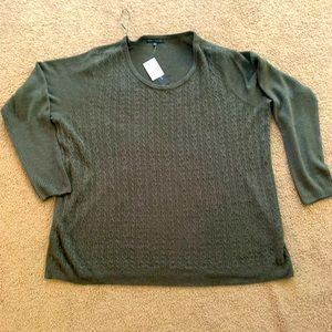 NWT Women’s sweater cable stitch